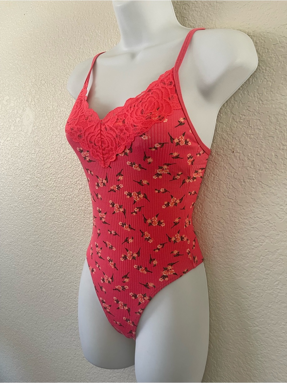 NWT Victoria's Secret PINK Floral Lace Trim Ribbed Bodysuit Cami Top XS Coral - Picture 4 of 15